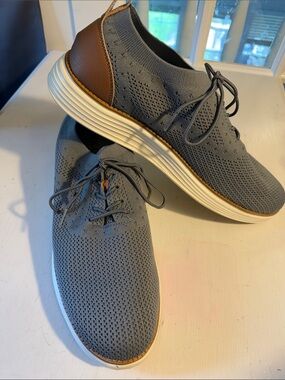 Men's Knit Slip-On Loafers with Brown Heel Accent - Gray